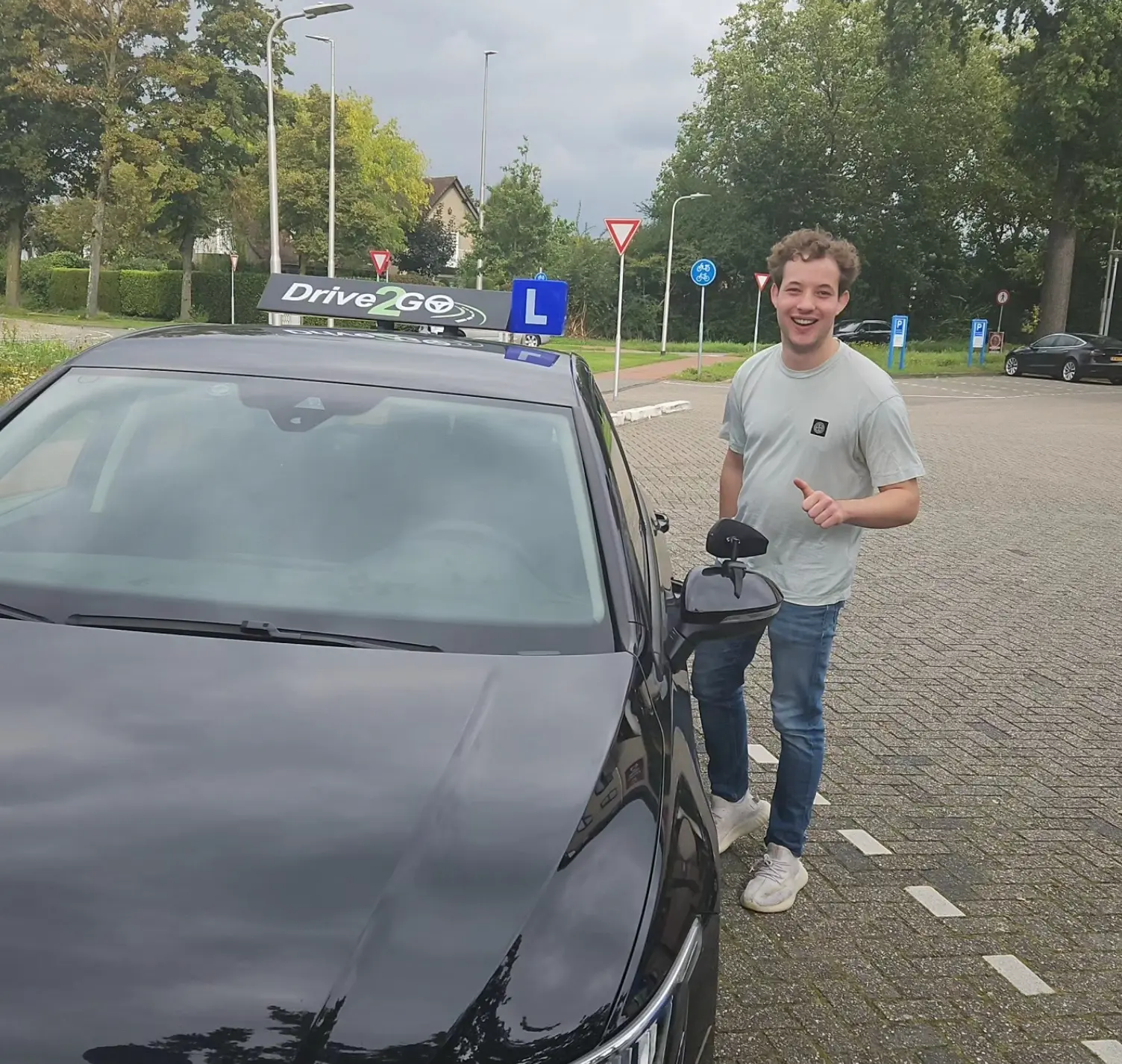 Joris uit Udenhout geslaagd bij Drive2Go